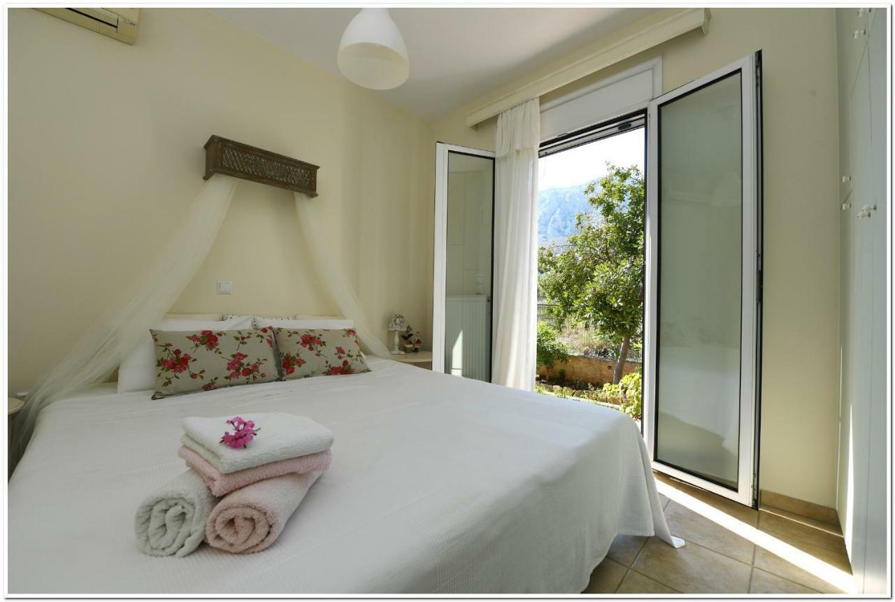 Cozy Home With Great View In Ancient Corinth エクステリア 写真