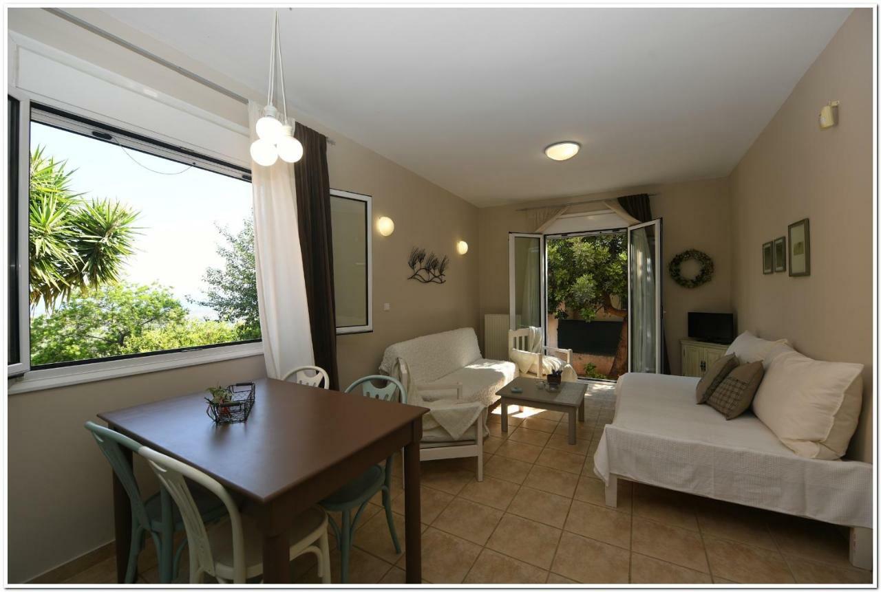 Cozy Home With Great View In Ancient Corinth エクステリア 写真